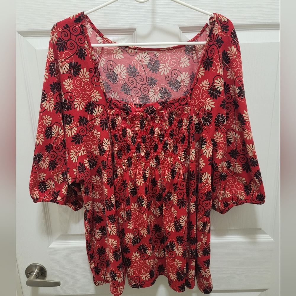 Floral Red and Black Women's Top 24W (Approximately)